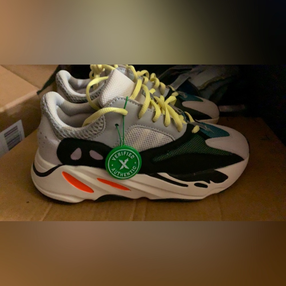 Yeezy 700 wave runner